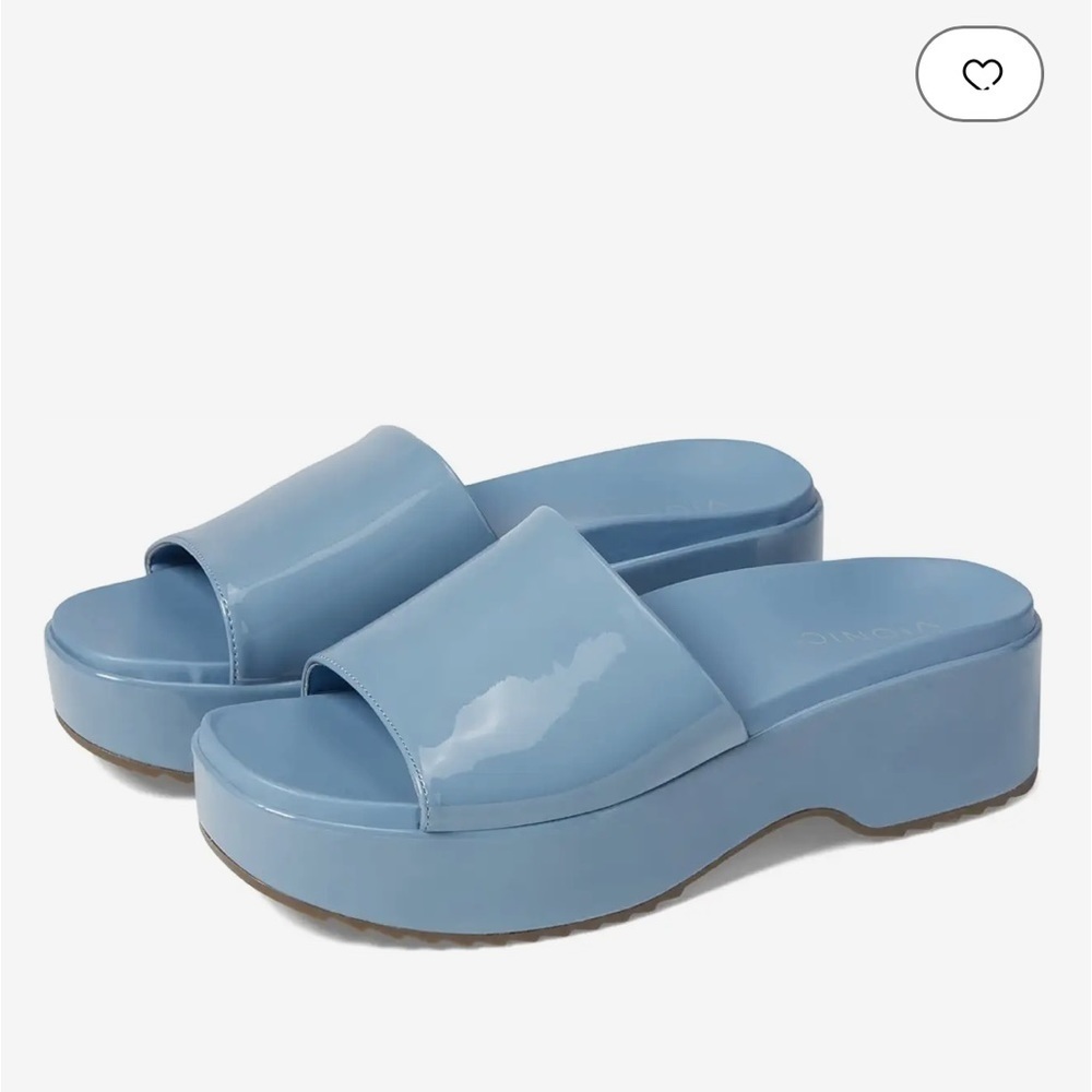 Vionic Trista blue shadow patent platform sandals size 8